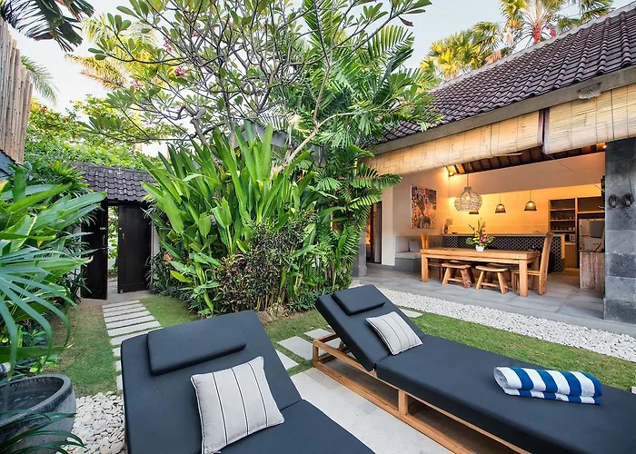 ヴィラ Saudara Villas スミニャック