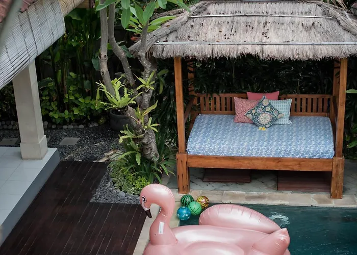 Saudara Villas ヴィラ スミニャック